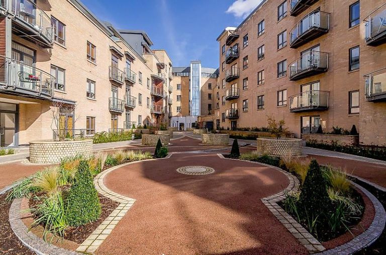 10 Of The Best Reasons To Buy A Flat Not A House Burns & ber